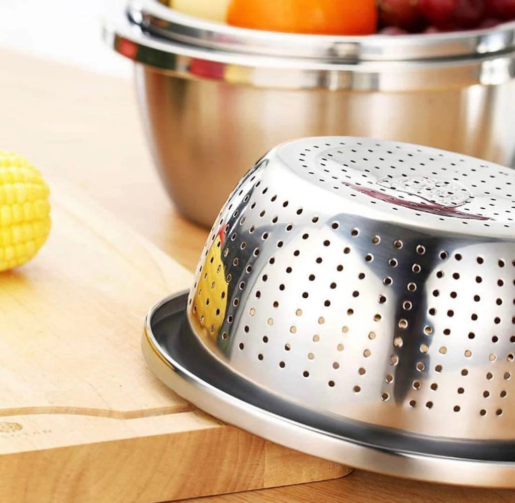Stainless Steel Bowl With Strainer